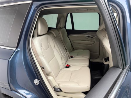 2022 Volvo XC90 CORE T8 RECHARGE AWD *7 SEATER* €49,990 thumbnail