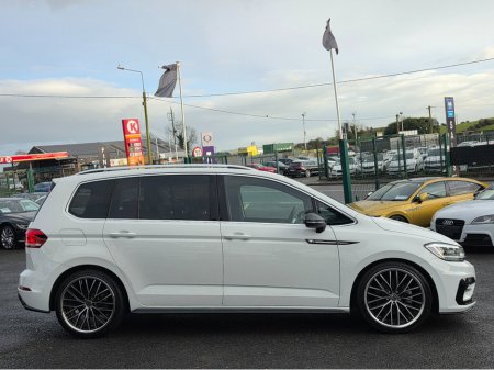2017 Volkswagen Touran 1.4 R LINE EDITION LEATHER 7 SEATER CARPLAY ANDROID AUTO LARGE TOUCH SCREEN - SPECIALISING IN IMPORTS OF GERMAN AUTOMATIC HI SPEC €19,950 thumbnail
