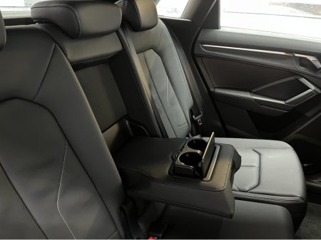 2024 Audi Q3 2024 AUDI Q3 35TDI QUATTRO S LINE 2.0 AUTOMATIC / CRUISE CONTROL / 360° PARKING CAMERA / ELECTRIC HEATED SEATS / PADDLE SHIFTERS / APPLE CARPLAY thumbnail