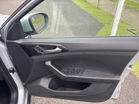 2025 Volkswagen T-Cross - thumbnail 11