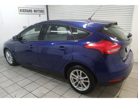 2016 Ford Focus - thumbnail 9