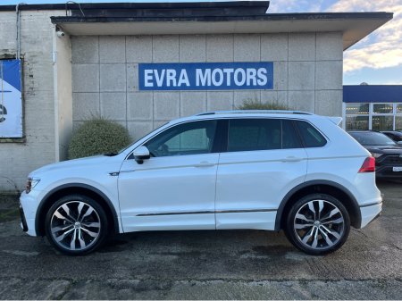 2020 Volkswagen Tiguan R-LINE 4MOTION AUTOMATIC 2.0 DIESEL //LOW MILES//MASSIVE SPEC//FULL LEATHER//DYNAUDIO SOUND SYSTEM//360 PARKING CAMERAS//HEAD UP DISPLAY// €34,950 thumbnail