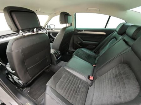 2018 Volkswagen Passat - thumbnail 8