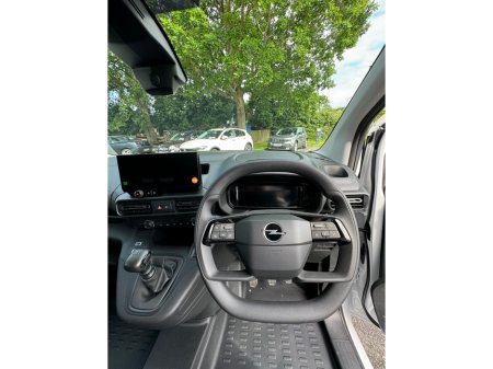 2026 Opel Combo Komfort | 1.5 | L1H1 | 100PS €23,085