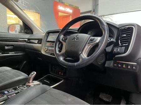 2018 Mitsubishi Outlander - thumbnail 9