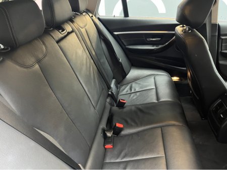 2019 BMW 3 Series - thumbnail 14