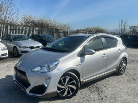 2015 Toyota Aqua - thumbnail 2