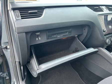 2020 Skoda Octavia - thumbnail 13