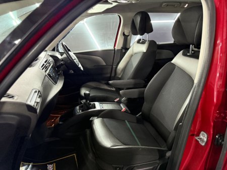 2015 Citroen C4 e-HDi 115 Airdream 6-spd man EXCLUSIVE €6,950 thumbnail