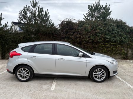 2016 Ford Focus - thumbnail 7