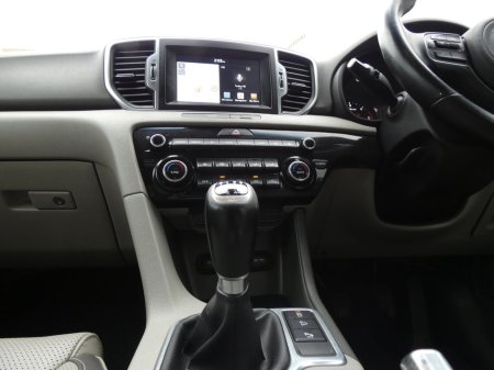 2018 Kia Sportage 1.7 PLATINUM €16,750 thumbnail