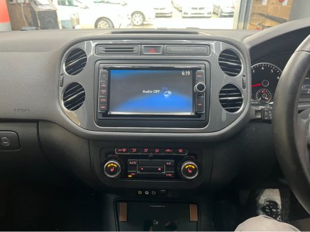 2013 Volkswagen Tiguan - thumbnail 18