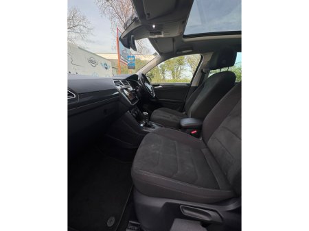 2018 Volkswagen Tiguan - thumbnail 14