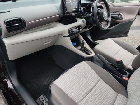 2020 Toyota Yaris 1.5 Petrol Auto Hybrid Heated Seats €16,950 thumbnail