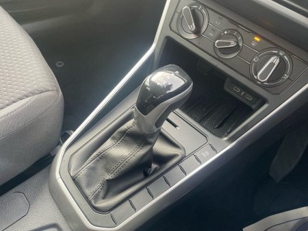 2025 Volkswagen Polo POLO EDITION 75 1.0TSI 95HP D7F €25,975 thumbnail