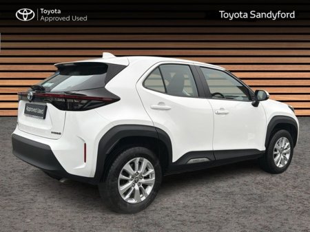 2023 Toyota Yaris Cross LUNA HYBRID AUTOMATIC // REAR CAMERA // AIR CON // SMART ENTRY/SMART START // TOYOTA SAFETY SENSE // FULL WARRANTY €27,445 thumbnail