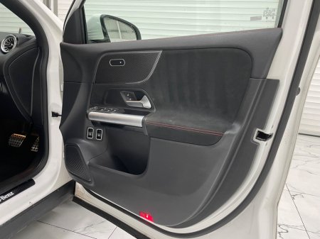 2023 Mercedes-Benz GLA Class  €32,995 thumbnail