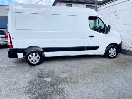 2023 Nissan Interstar - thumbnail 17