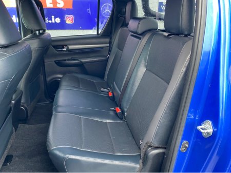 2022 Toyota Hilux 2.8  D-4D 4WD INVINCIBLE X DCB AUTO  ( 221 REG ) €38,800 thumbnail
