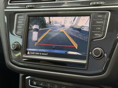 2017 Volkswagen Tiguan - thumbnail 18