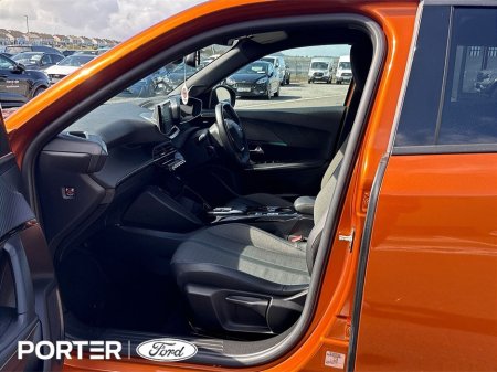 2023 Peugeot 2008 - thumbnail 4