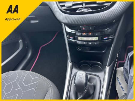 2018 Peugeot 2008 2018 PEUGEOT 2008 1.2 PURETEC VERY LOW KMS €10,450 thumbnail