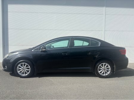 2014 Toyota Avensis - view 2