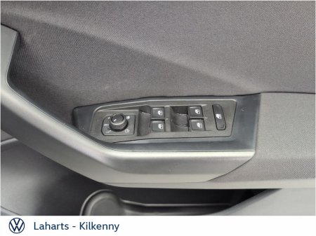 2025 Volkswagen T-Roc EDITION 75 2.0TDI 116HP €38,950 thumbnail