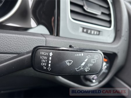 2013 Volkswagen Golf 1.4 AUTO , HIGHLINE // LOW MILEAGE €11,950 thumbnail