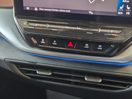 2021 Volkswagen ID.4 LIFE 77kWh 204HP €19,950 thumbnail