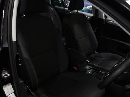 2017 Volkswagen Golf 1.2 TSI COMFORTLINE €15,950 thumbnail