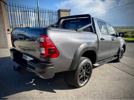 2023 Toyota Hilux - thumbnail 7