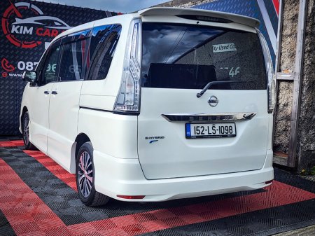 2015 Nissan Serena - thumbnail 5