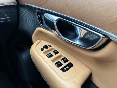 2016 Volvo XC90 2.0 Petrol hybrid VOLVO XC90 T8 INSCRIPTION €28,990 thumbnail