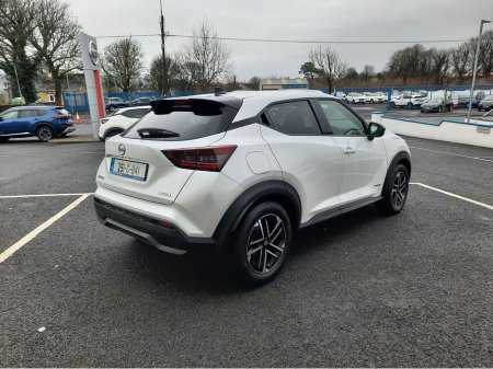2025 Nissan Juke 1.6 HYB SV PREMIUM MY24.1 €32,950 thumbnail