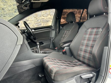 2014 Volkswagen Golf GTI 2.0 TSI MANUAL 6SPEED FWD 220BHP 5DR €15,950 thumbnail