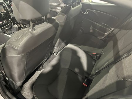 2016 Renault Clio - thumbnail 14