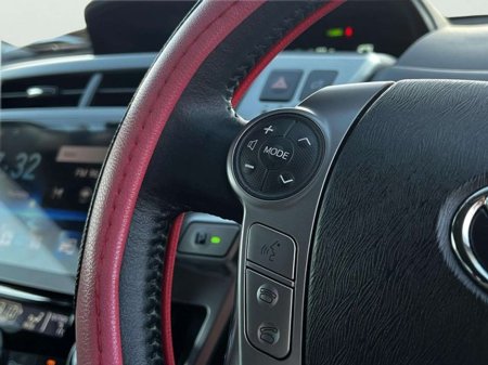 2017 Toyota Prius - thumbnail 17