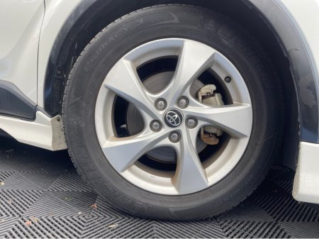 2018 Toyota C-HR 2018 TOYOTA C-HR HYBRID (S28) €19,995