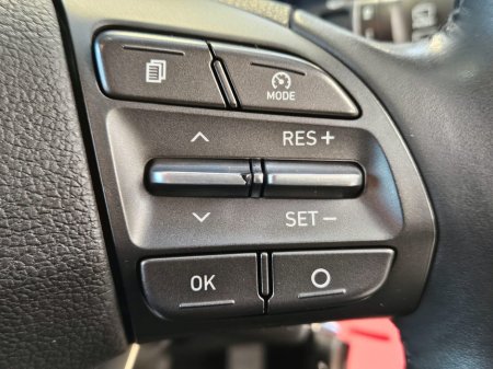 2017 Hyundai i30 1.0 T-GDI Deluxe Launch Edition €13,950 thumbnail