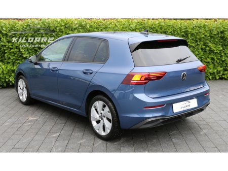 2025 Volkswagen Golf eTSI HYBRID AUTO €31,995 thumbnail