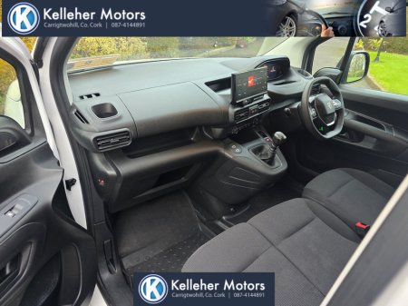 2024 Peugeot Partner  €17,950 thumbnail