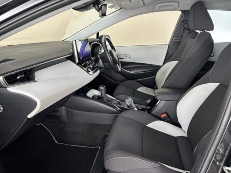 2023 Toyota Corolla SOL H/B Hybrid €28,950 thumbnail