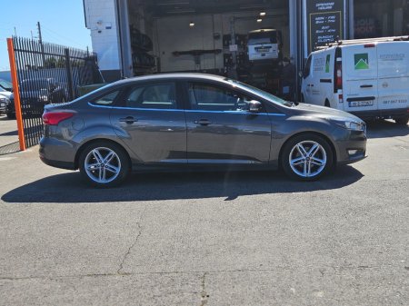 2016 Ford Focus - photo 2