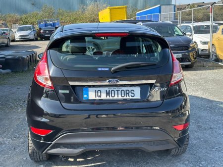 2016 Ford Fiesta - thumbnail 12