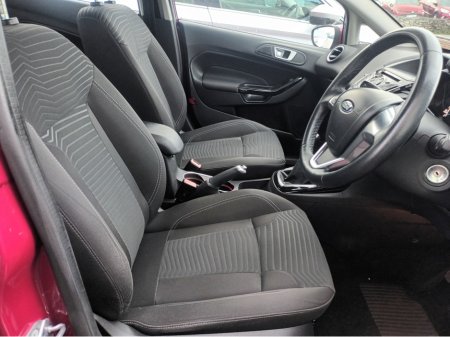 2015 Ford Fiesta - thumbnail 11