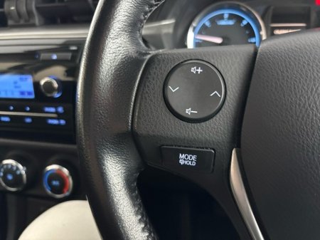 2016 Toyota Corolla COROLLA 1.4 D-4D AURA €15,450 thumbnail