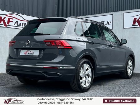 2022 Volkswagen Tiguan Life 2.0TDI 150bhp 6 Speed Manual 5dr - 221 Reg €30,995 thumbnail