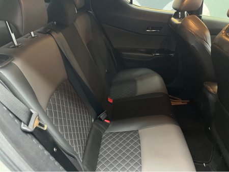 2020 Toyota C-HR €22950 2020 TOYOTA C-HR G 1.8 AUTOMATIC / CRUISE CONTROL / 360° CAMERA AND MORE €22,950 thumbnail