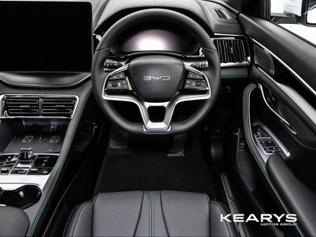 2025 BYD Seal U DM-i BOOST FWD DEMO MODEL €39,990 thumbnail